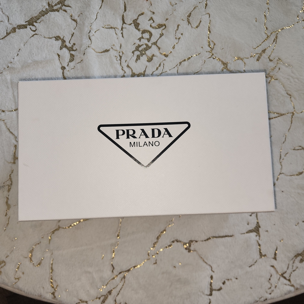 Prada Red Slippers Minimalist Design - Picture 7 of 9